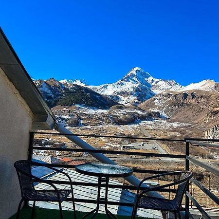Giorgi'S Guest House Kazbegi Exterior photo