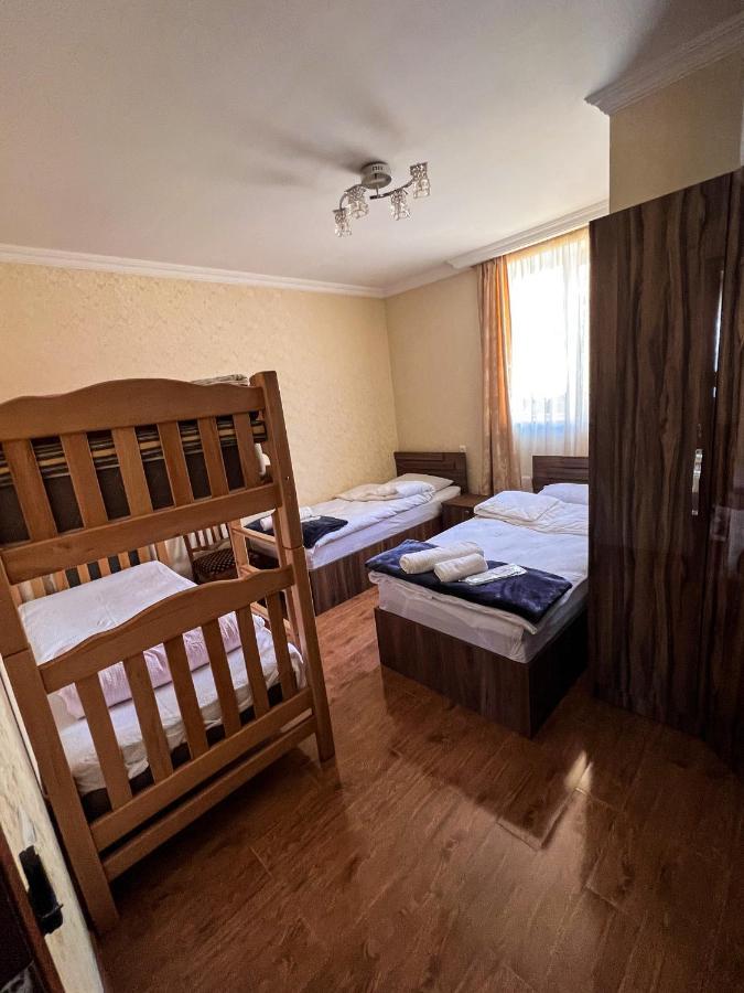 Giorgi'S Guest House Kazbegi Exterior photo